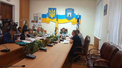 У Житомирі комісія обстежила більше 200 пошкоджених ракетними обстрілами об'єктів У Житомирі комісія обстежила більше 200 пошкоджених ракетними обстрілами об'єктів