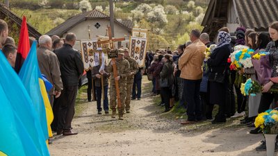 Працював учителем у сільській школі: на Тернопільщині поховали бійця Івана Митулинського Працював учителем у сільській школі: на Тернопільщині поховали бійця Івана Митулинського