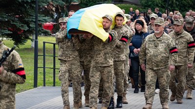 В Ужгороді попрощалися із загиблим військовим Олександром Пристаєю В Ужгороді попрощалися із загиблим військовим Олександром Пристаєю