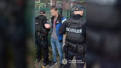 Вбивство у Чернігові: 30-річного чоловіка підозрюють у смерті співмешканця матері