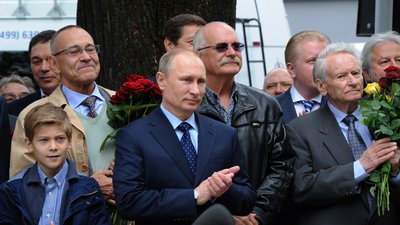 Кончаловський, Губернієв, Рудковська: президент Зеленський ввів у дію санкції РНБО проти 198 осіб