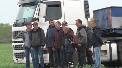 Подякували бульдозеристам: бригада з Рівненщини допомагала укріплювати захист Запоріжжя Подякували бульдозеристам: бригада з Рівненщини допомагала укріплювати захист Запоріжжя