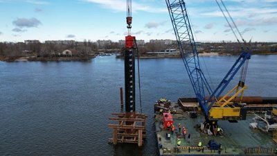 Будівництво мосту у Кременчуці Будівництво мосту у Кременчуці