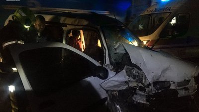 На Миколаївщині сталася ДТП. П'ятеро людей отримали травми На Миколаївщині сталася ДТП. П'ятеро людей отримали травми