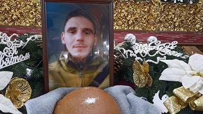 У Житомирі попрощалися із захисниками України Андрієм Лебехівським та Олегом Лисаком У Житомирі попрощалися із захисниками України Андрієм Лебехівським та Олегом Лисаком