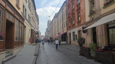Львівська мерія продає комунальне приміщення поблизу площі Ринок Львівська мерія продає комунальне приміщення поблизу площі Ринок
