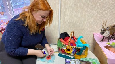 Миколаївська майстриня відкрила свою першу персональну виставку робіт з флетінгу Миколаївська майстриня відкрила свою першу персональну виставку робіт з флетінгу