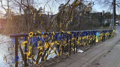 У Вільнюсі на вулиці, де розташоване посольство РФ, з’явились таблички "Героям України" У Вільнюсі на вулиці, де розташоване посольство РФ, з’явились таблички "Героям України"