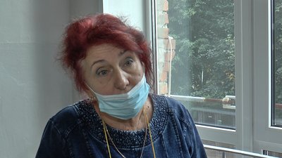 «Говорить, що вчилася у нас»: у Полтаві затримали дівчину, яка стріляла у вчителів із арбалета «Говорить, що вчилася у нас»: у Полтаві затримали дівчину, яка стріляла у вчителів із арбалета
