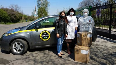 Підприємці передали захисні костюми до будинків-інтернатів Підприємці передали захисні костюми до будинків-інтернатів