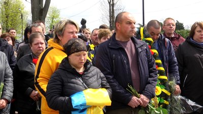 У Житомирі попрощалися з загиблим захисником Андрієм Бутриком У Житомирі попрощалися з загиблим захисником Андрієм Бутриком