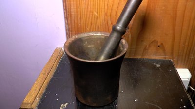"Людям тут цікаво, і діти мають заняття". Прикарпатець створив домашній музей старожитностей "Людям тут цікаво, і діти мають заняття". Прикарпатець створив домашній музей старожитностей