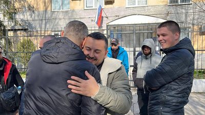 Qırımda işğalciler, dört qırımtatarnıñ evini ve camini tinttiler