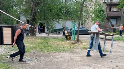 14 червня у Кривому Розі оголошене Днем жалоби за загиблими через ракетний удар. Що відбувається на місці трагедії 14 червня у Кривому Розі оголошене Днем жалоби за загиблими через ракетний удар. Що відбувається на місці трагедії