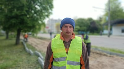 У Житомирі розпочали ремонтувати тротуари: на яких вулицях з'явиться нове покриття У Житомирі розпочали ремонтувати тротуари: на яких вулицях з'явиться нове покриття