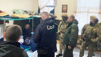 Суд, ув'язнений, вирок, шахрайство, військовий