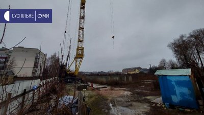 Біля поліції та прокуратури у Сумах мітингують люди. Що відомо (ФОТО) Біля поліції та прокуратури у Сумах мітингують люди. Що відомо (ФОТО)