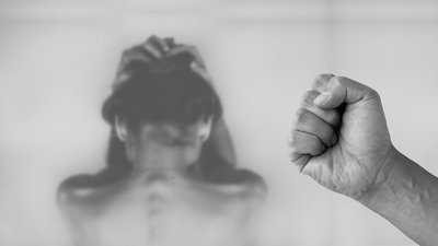 «Тато б’є маму»: на Хмельниччині поліція майже три тисячі разів виїжджала на домашнє насилля