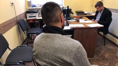 Вбив та закопав на березі ріки. На Прикарпатті затримали рецидивіста Вбив та закопав на березі ріки. На Прикарпатті затримали рецидивіста