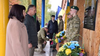 У пам'яті — назавжди: черкащанам-захисникам у рідному селі відкрили меморіальні дошки
