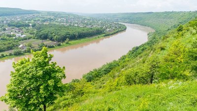 На Дністрі очікують нової хвилі послаблення карантину. Готують каяки та катамарани