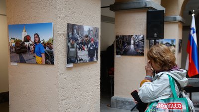 У Словенії та Чехії відкрили фотовиставку про життя Києва та навколо нього на початку російського вторгнення