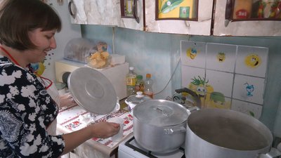 "Вареничний фронт": черкаська родина виготовляє їжу для українських захисників "Вареничний фронт": черкаська родина виготовляє їжу для українських захисників