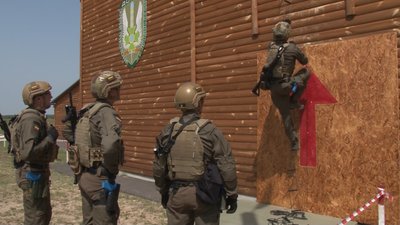 У Черкасах завершився міжнародний турнір серед спецпризначенців У Черкасах завершився міжнародний турнір серед спецпризначенців