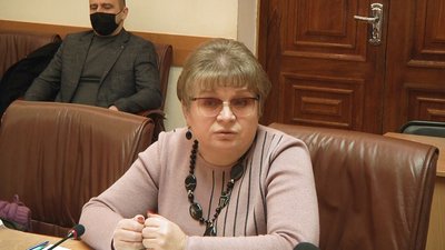 У Житомирі батьки учнів ліцею №25 прийшли під міську раду У Житомирі батьки учнів ліцею №25 прийшли під міську раду