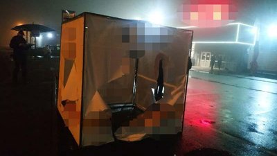Пошкодили агітаційні куби: копи склали два адмінпротоколи на рівнян Пошкодили агітаційні куби: копи склали два адмінпротоколи на рівнян