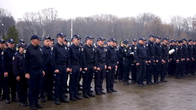 Поповнять лави Нацполіції: у Вінниці вперше випустили курсантів ХНУВС Поповнять лави Нацполіції: у Вінниці вперше випустили курсантів ХНУВС