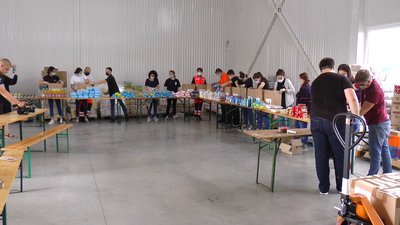 Понад 10 тонн продуктів зібрали волонтери-мальтійці для потребуючих прикарпатців Понад 10 тонн продуктів зібрали волонтери-мальтійці для потребуючих прикарпатців
