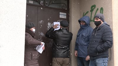 "Як у найгіршому селі". Франківці скаржаться на дороги в місцевих дворах