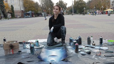 Тернополянка створює космічні графіті