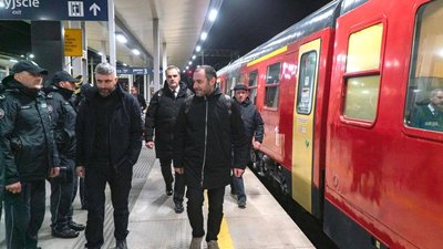 Сполучатиме Варшаву та Рава-Руську. На Львівщину у тестовому режимі прибув потяг
