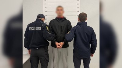 В Ужгороді затримали студента за підпал Тесли