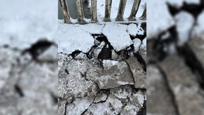 Пошкоджена ділянка мосту Пошкоджена ділянка мосту
