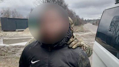 Переховувався у різних областях: поліцейські затримали вінничанина, якого підозрюють у побитті людини