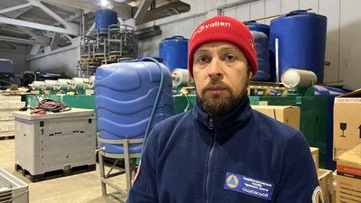 "Дуже прості у використанні". Миколаївське товариство Червоного Хреста отримало мобільні станції очищення води