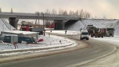 Будівництво транспортної розв'язки поблизу Бердичева не завершать до кінця року Будівництво транспортної розв'язки поблизу Бердичева не завершать до кінця року