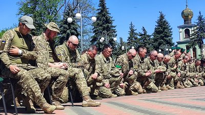 Отримав осколкові поранення: в Черкасах попрощалися з прикордонником