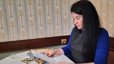 "Живемо від обміну до обміну". У Миколаєві матір чекає на повернення сина з полону