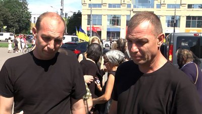 "Казав, що то його поклик": у Луцьку попрощалися з загиблим бійцем Олександром Чертіліним "Казав, що то його поклик": у Луцьку попрощалися з загиблим бійцем Олександром Чертіліним