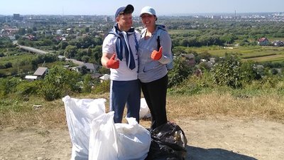 У Франківську прибирали Вовчинецькі гори У Франківську прибирали Вовчинецькі гори