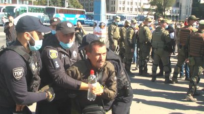 Стосовно чоловіків, які вчинили агресивні дії на ЛГБТ-прайді в Запоріжжі, відкриті провадження