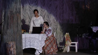 У Сватовому показали виставу "Вогонь її пісень"