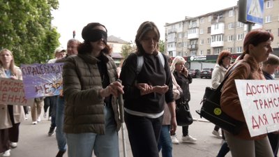 У "Ході безбар'єрності" у Луцьку взяли участь понад 100 людей