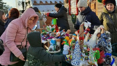 У Херсоні провели благодійну акцію "ДоброДар", щоб зібрати гроші на лікування дітей У Херсоні провели благодійну акцію "ДоброДар", щоб зібрати гроші на лікування дітей