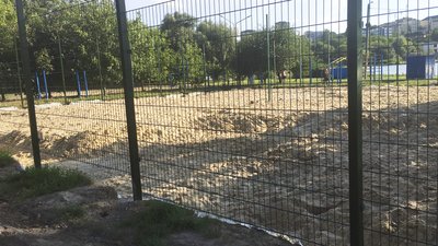 На пляжі "Хімік" у Вінниці облаштовують майданчик для пляжного волейболу На пляжі "Хімік" у Вінниці облаштовують майданчик для пляжного волейболу