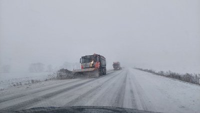 Негода на Черкащині: задіяно 88 спецмашин для очищення та обробки доріг